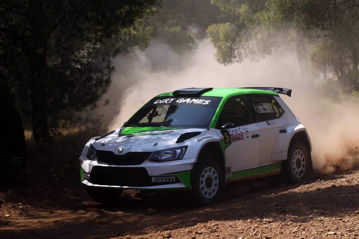 loutrakiblog.gr tweet media