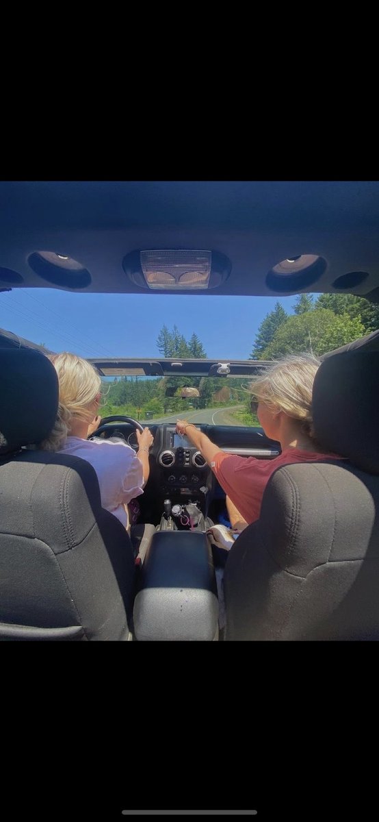 EmilyWindom's tweet photo. best summer ever https://t.co/2VO8iljfhQ