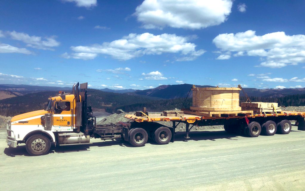 This load is heavier than it looks.  Delivered a 30 ton Trunion for Copper River Mine.  Nickel Bros expertise has handled cargo of up to 2,500 tons.  Call us to provide solutions for your heavy and over dimensional transport needs.
#Nickelbros  #transportsolutions
#heavytransport