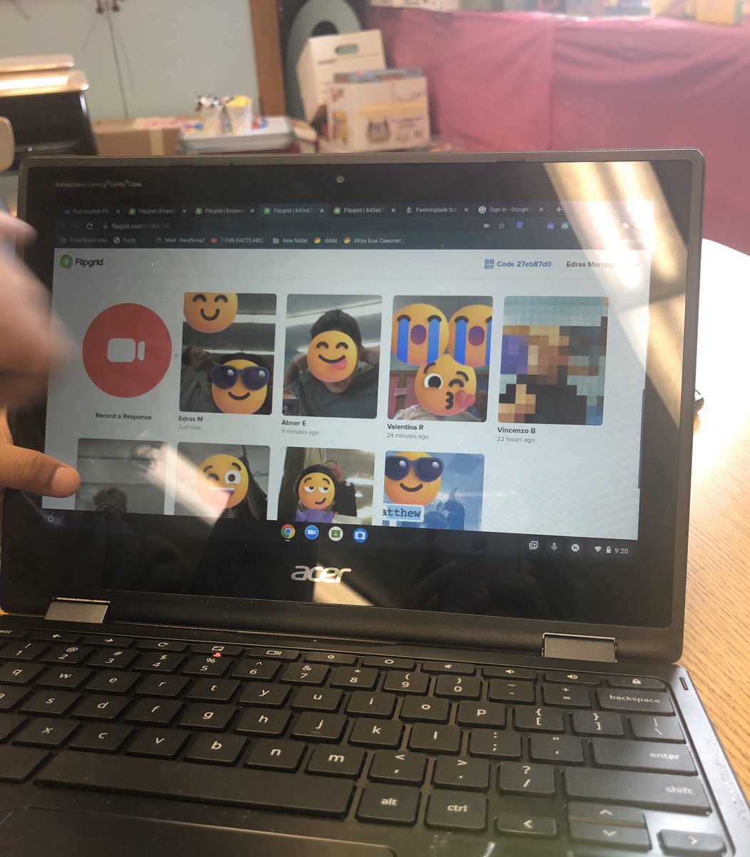 BMcClelland24's tweet image. Students in @Gallinos_Group used @Flipgrid (AND the brand new emoji stickers! 😀) to share facts they learned about sharks 🦈 and which one of the sharks is their favorite! #ESY21 💚 #smorelearning #smorefun 👏🏻👍🏻