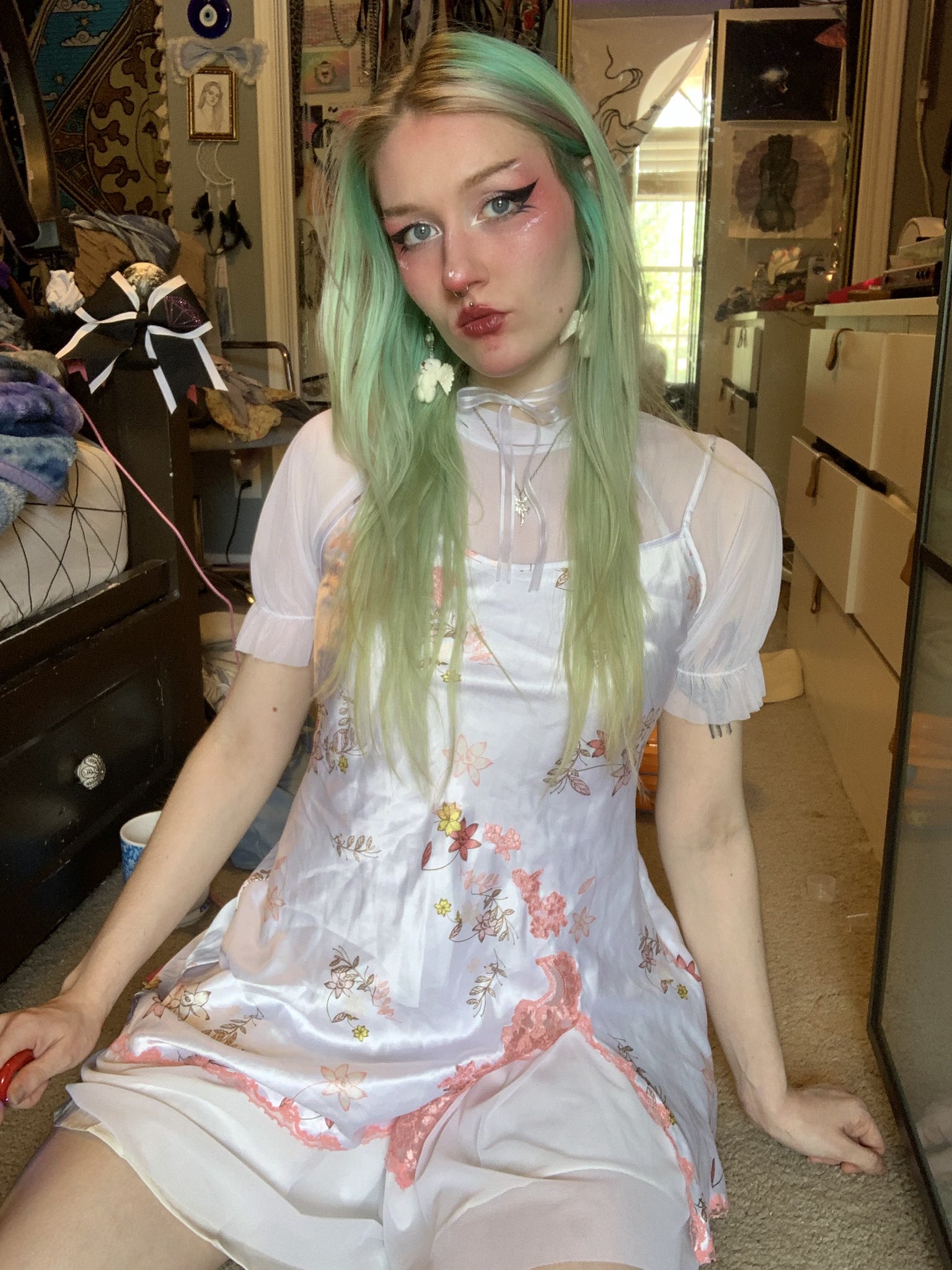 Hi I looked cute getting groceries 💓 https://t.co/jGm0oRY2kA