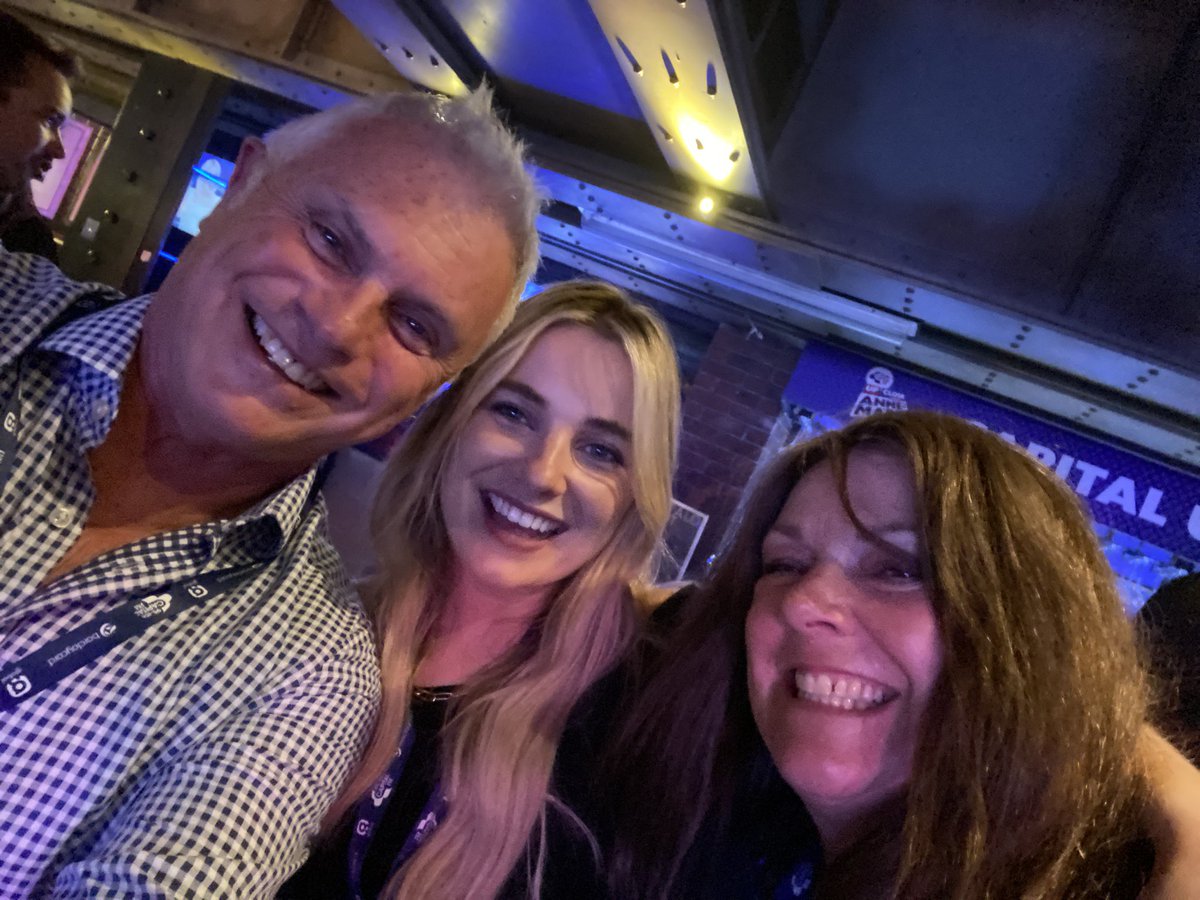 RichardBerrow's tweet photo. @Sianwelby Great seeing you guys at the Anne-Marie gig last night! 😎 What a fantastic night! And thanks so much for being in my selfies 👏👍 https://t.co/kb4x59fm92