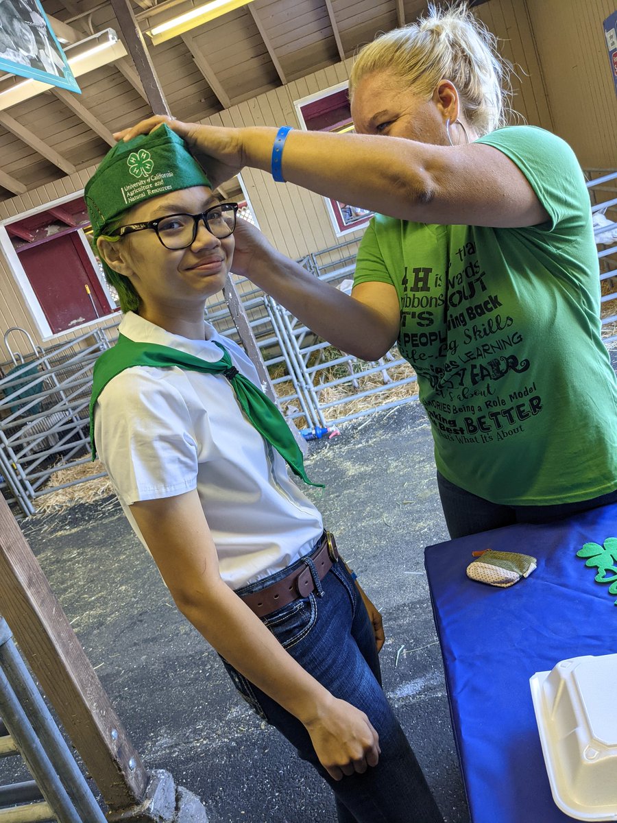 DailyDanica's tweet photo. Show day! 🐐🍀🎡 https://t.co/hQfhIebq6V