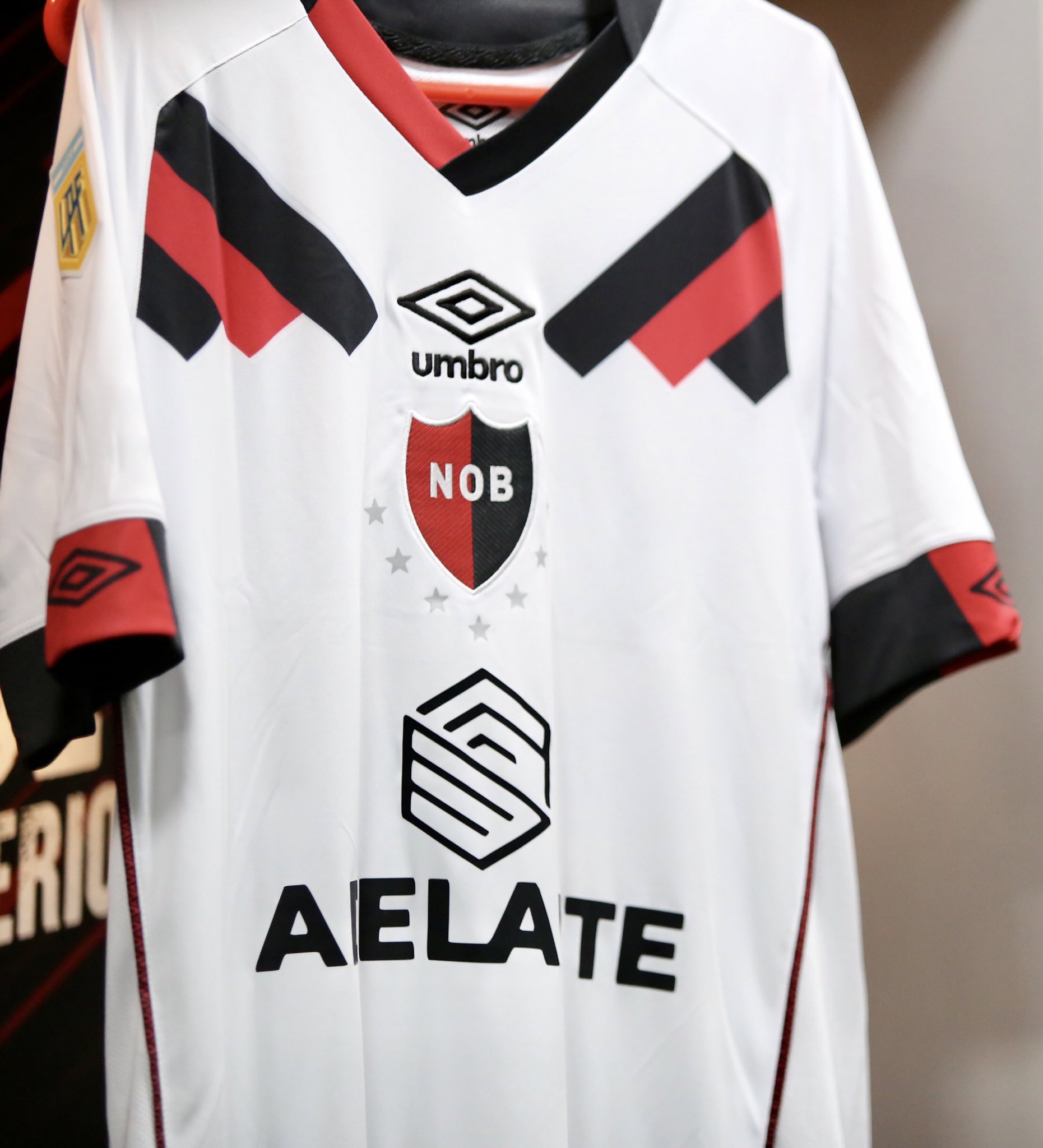 Camiseta blanca de newells new arrivals
