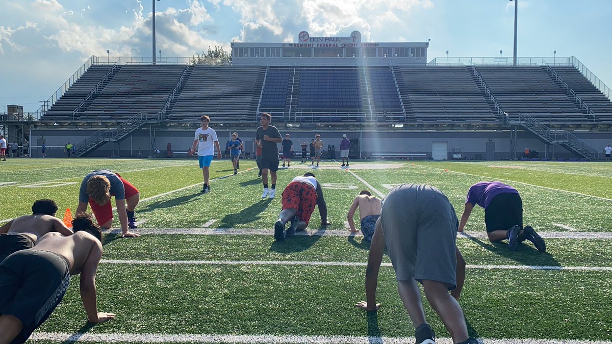 FMSFootball7th's tweet photo. Getting better each day at our conditioning! Next week we get helmets, and work through our acclimation period! https://t.co/4AH8uZg93c