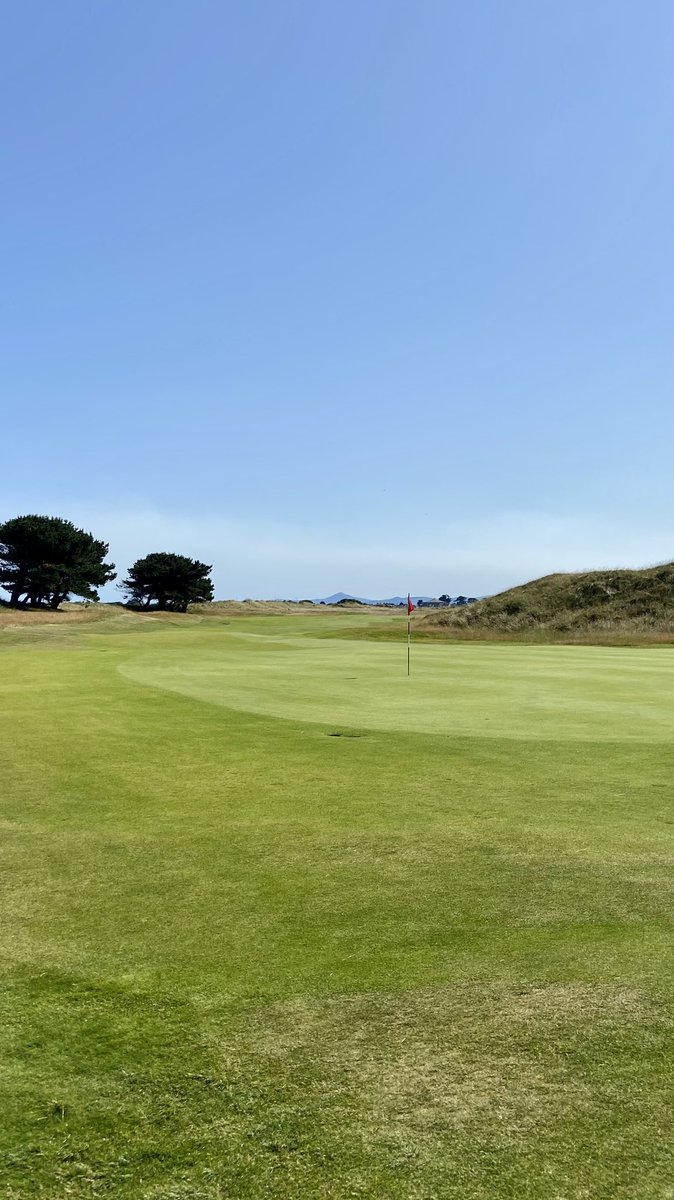 fionnmacgolf's tweet photo. Can’t stop thinking about @PGC1894…. played it 2 weeks ago for the first time…. A beautiful blend of challenging golf and remarkable landscape. True links. A course I would love to play again and again and again #links #ireland #golf #top100 https://t.co/8Sd9MMVqoo