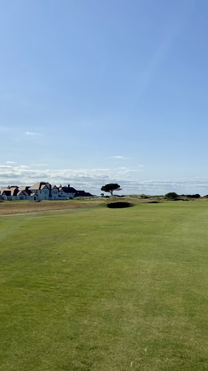 fionnmacgolf's tweet photo. Can’t stop thinking about @PGC1894…. played it 2 weeks ago for the first time…. A beautiful blend of challenging golf and remarkable landscape. True links. A course I would love to play again and again and again #links #ireland #golf #top100 https://t.co/8Sd9MMVqoo