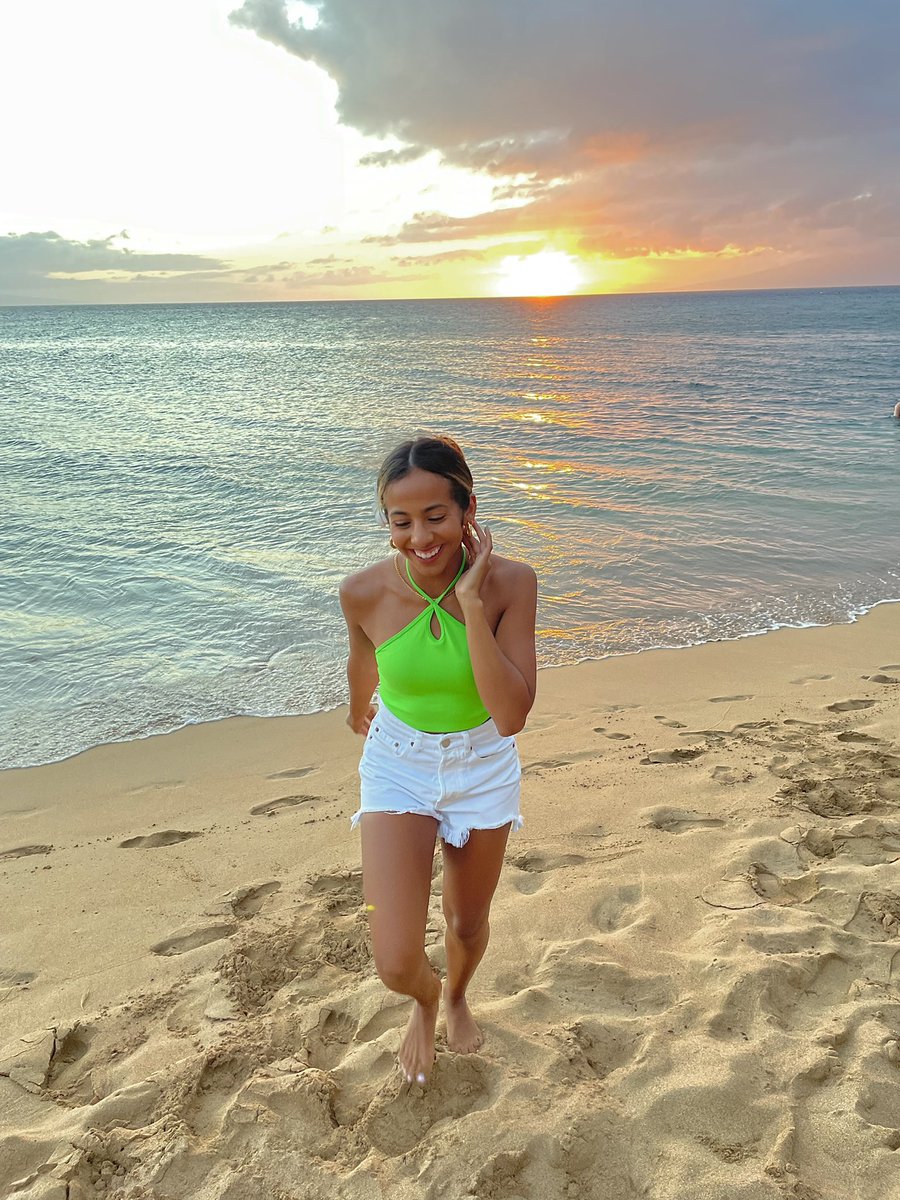 estreyaellyse's tweet photo. how cute was that sunset?? https://t.co/LOhCnjmrS1