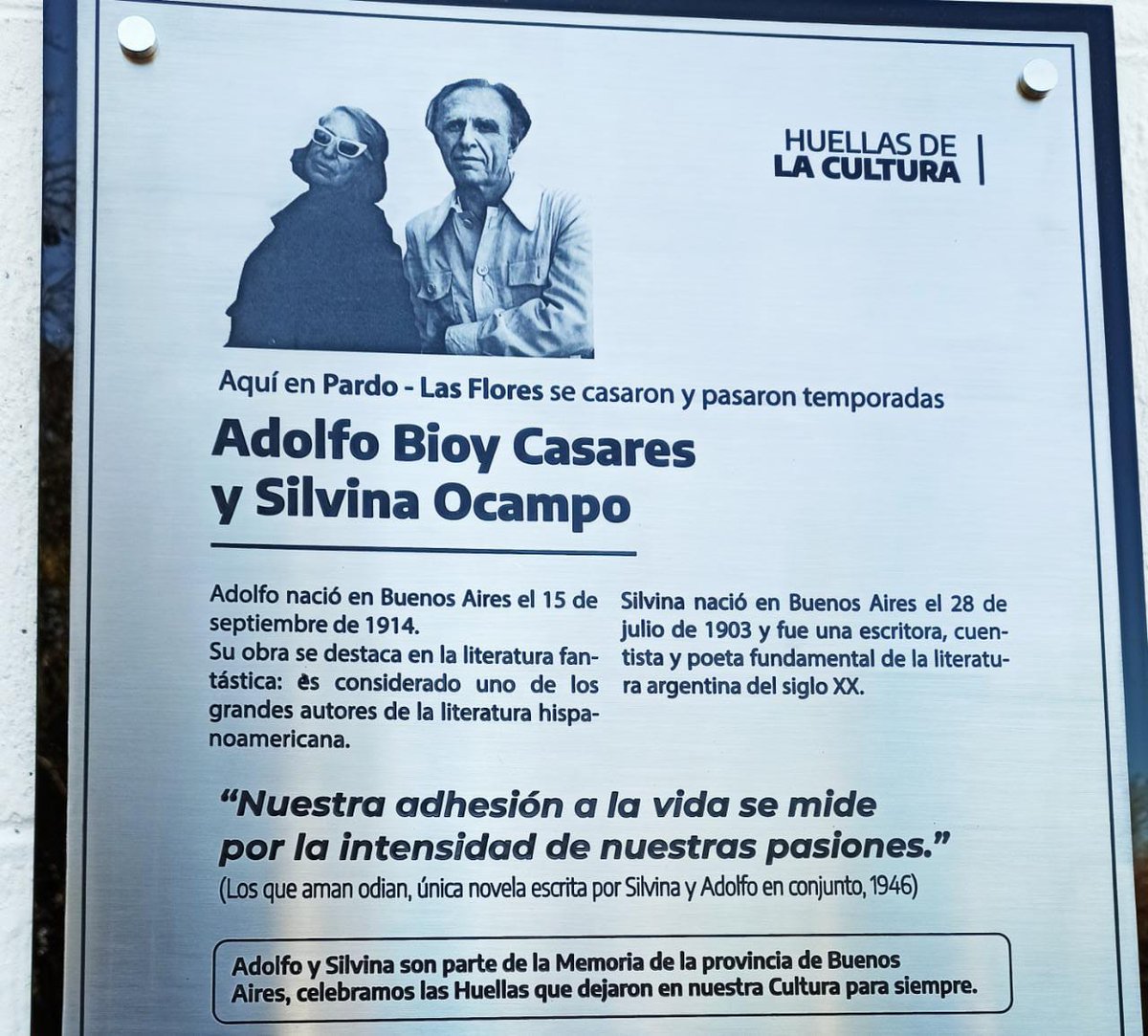 lriesgo's tweet photo. En el #DíaDeLaCultura, desde Pardo #LasFlores dimos inicio a "Huellas de la Cultura", un programa que destaca a nuestros y nuestras artistas y sus pasos por las localidades bonaerenses https://t.co/KzylLFkdE3