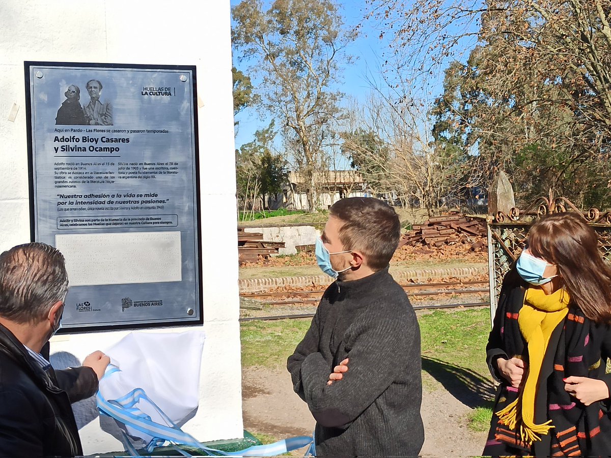 lriesgo's tweet photo. En el #DíaDeLaCultura, desde Pardo #LasFlores dimos inicio a "Huellas de la Cultura", un programa que destaca a nuestros y nuestras artistas y sus pasos por las localidades bonaerenses https://t.co/KzylLFkdE3