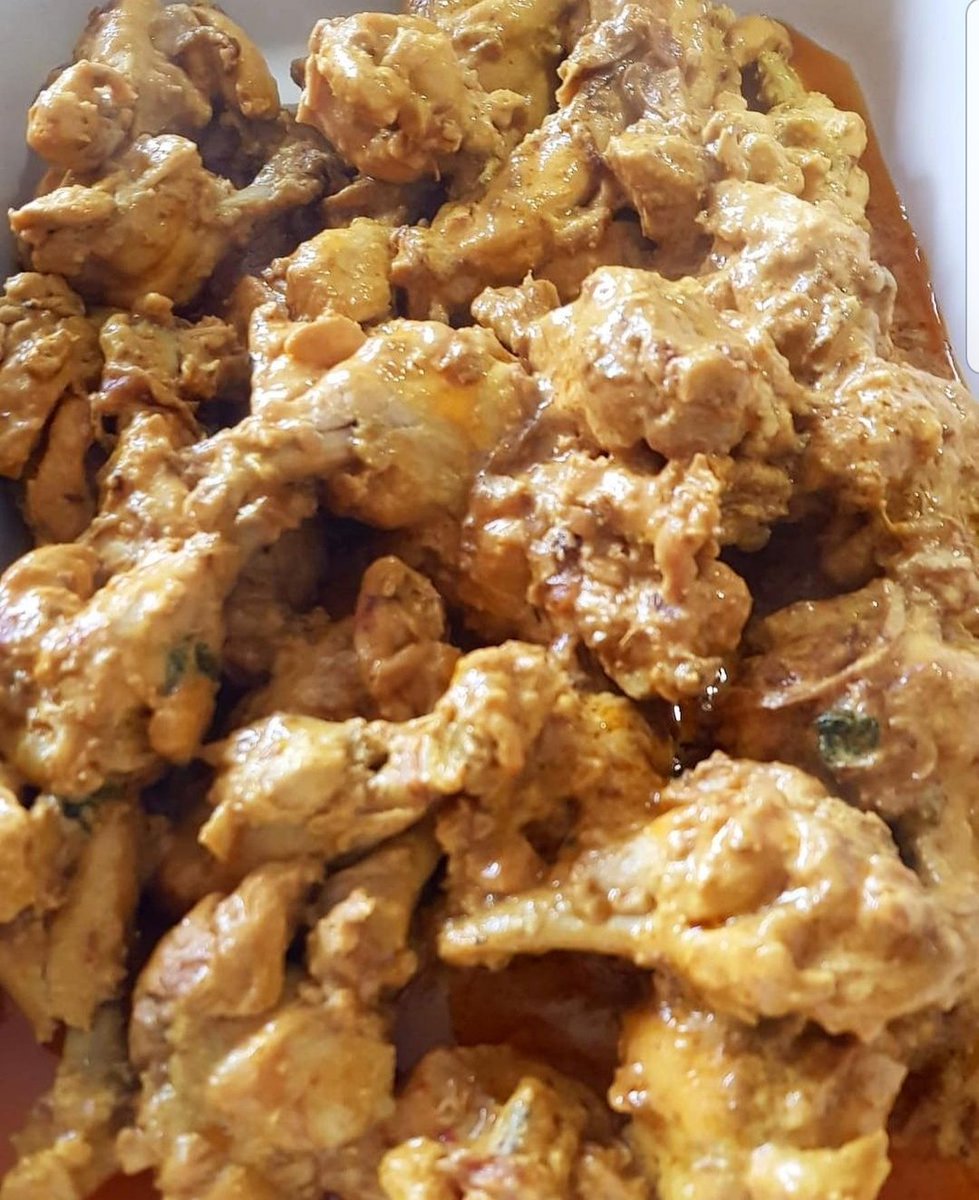 salihacooks's tweet photo. Who said entertaining was hard? I used hacks I know to create this feast in under 1 hour! 
Prechopped garlic, jar smoked aubergine, spinach cooked in seconds, small cuts of chicken 😊💪 #happydiners #feasteasy https://t.co/ablilt4gMS