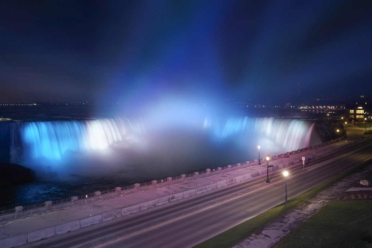 NiagaraParks's tweet image. Tonight, Niagara Falls will be lit in blue &amp;amp; white, in honour of the Toronto Blue Jays return to Canada to play their first home game in nearly two years. Both the American &amp;amp; Canadian Horseshoe Falls will be illuminated from 10pm-10:30pm.
@BlueJays @MLB @MLB_PR @NFallsTourism