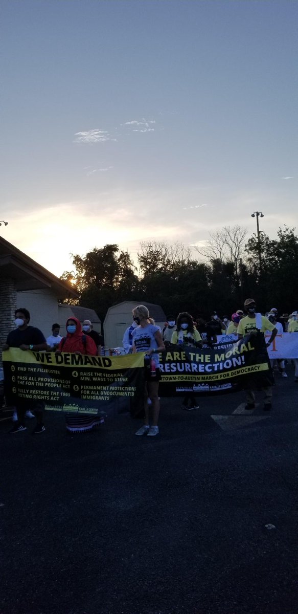 txadapt's tweet image. .@txadapt at day 1 of #PoorPeoplesCampaign #MarchForDemocracy marching from Georgetown with @RevDrBarber @RevJJackson @BetoORourke