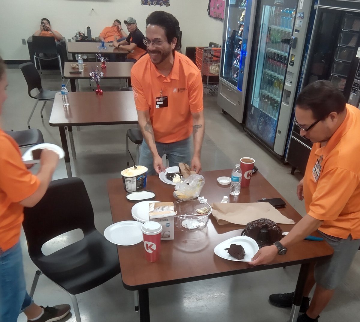 Celebrating another milestone with MET 8523. Thank you Joe for your 8 years of dedication and service. <a href="/raulmor78730856/">raul morales</a> <a href="/ianfmacias/">Ian Macias</a> <a href="/Yolanda_8523/">Yolanda ASDS 8523</a>