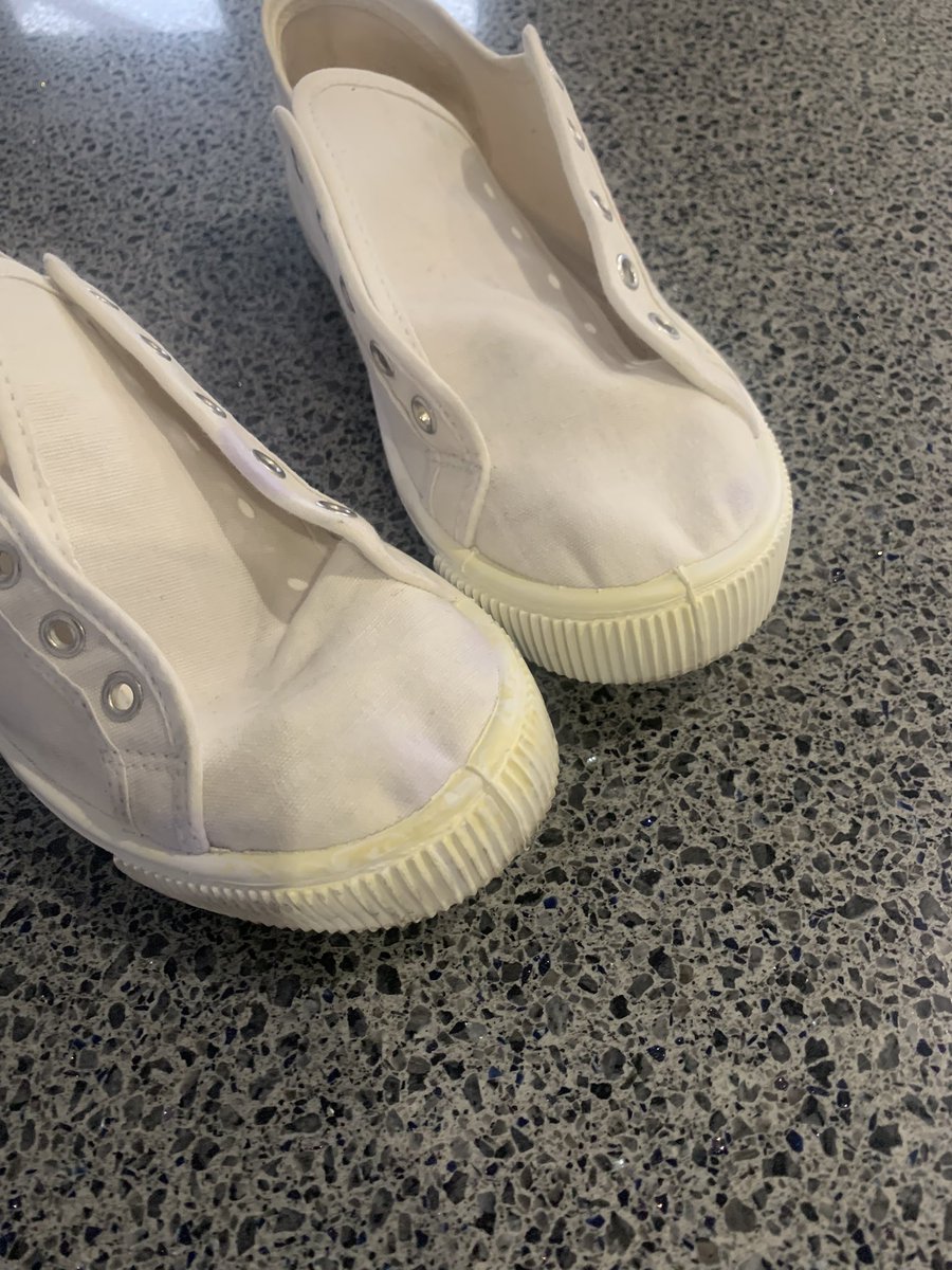 MKChemistry's tweet photo. @Levis_UK why have my plimsolls turned yellow on the rubber part? And how do I get them white again? Worn all of twice! https://t.co/9Zfnxf4ALo