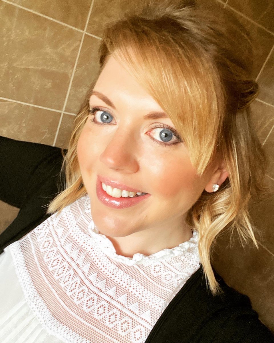 StephCharl's tweet photo. Just uploaded a couple of selfies because I’ve loved my outfit and hair today! Vein…never!! Self love and feeling confident…hell yeah!!! 🤍🤍 https://t.co/Hb8iWHDu26