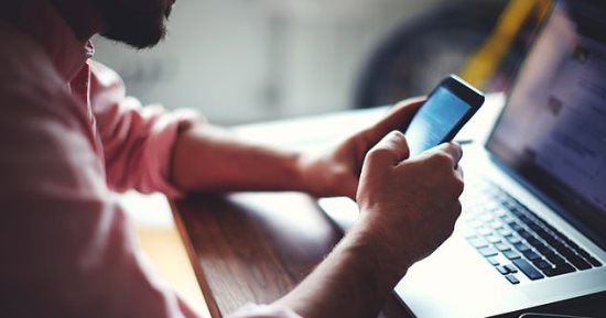 دراسة:
  
"قلة النوم في الليل تزيد من خطر إرسال رسائل غير مهذبة"