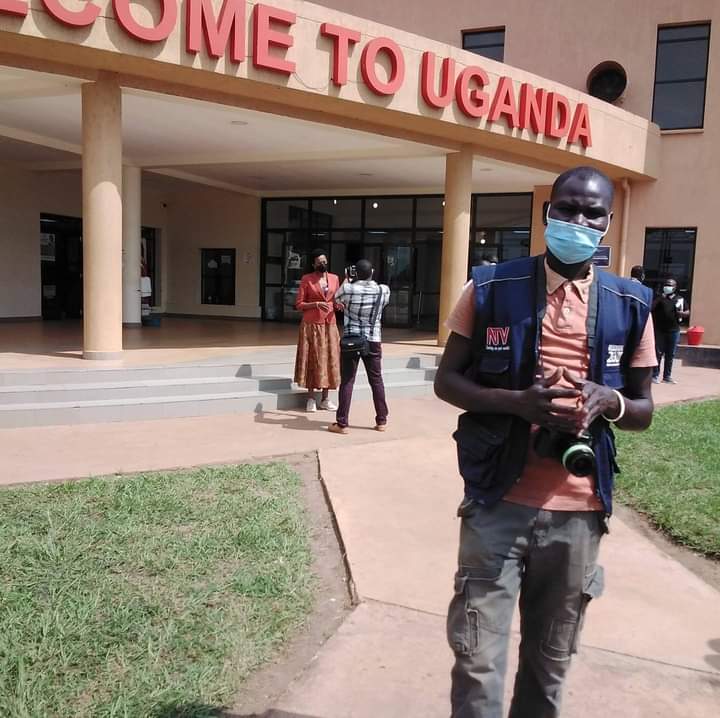 Mr. <a href="/scoviniceta/">ICESCO MEDIA TV</a> of <a href="/ntvuganda/">NTV UGANDA</a>/ <a href="/DailyMonitor/">Daily Monitor</a> moyo was this evening beaten in to submission by police for taking pictures during enforcement of COVID-19 guidelines. Is journalism a crime? <a href="/DhamaWilson/">Dhama Charles Wilson</a> <a href="/adjumani_dlg/">Adjumani District Local Government</a> <a href="/HRNJUganda/">HRNJ-Uganda</a> <a href="/Parliament_Ug/">Parliament of Uganda</a> <a href="/AmanzWillieONE/">Amanz Willie LESLIE.</a>