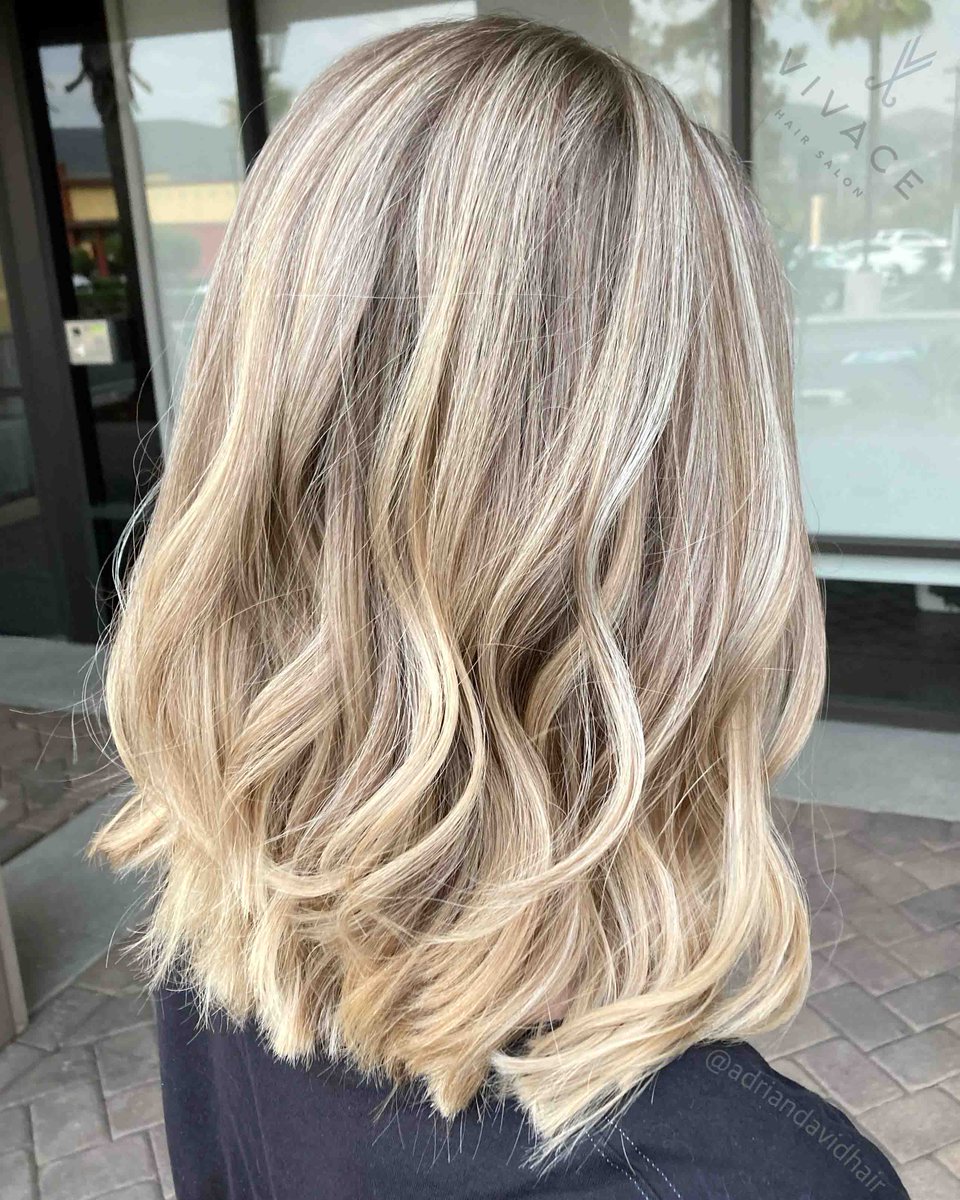 vivacehairsalon's tweet photo. Last Saturday's hair transformation by Adrian Sieminski. A new look for our guest featuring a fresh chop and bright tones! #delmar #sandiego #carlsbad #solanabeach #encinitas #sanmarcos #hairsalon #oceanside #escondido #vista #haircolor #hairstylist #blondehair #bressiranch https://t.co/I350b0KUYA