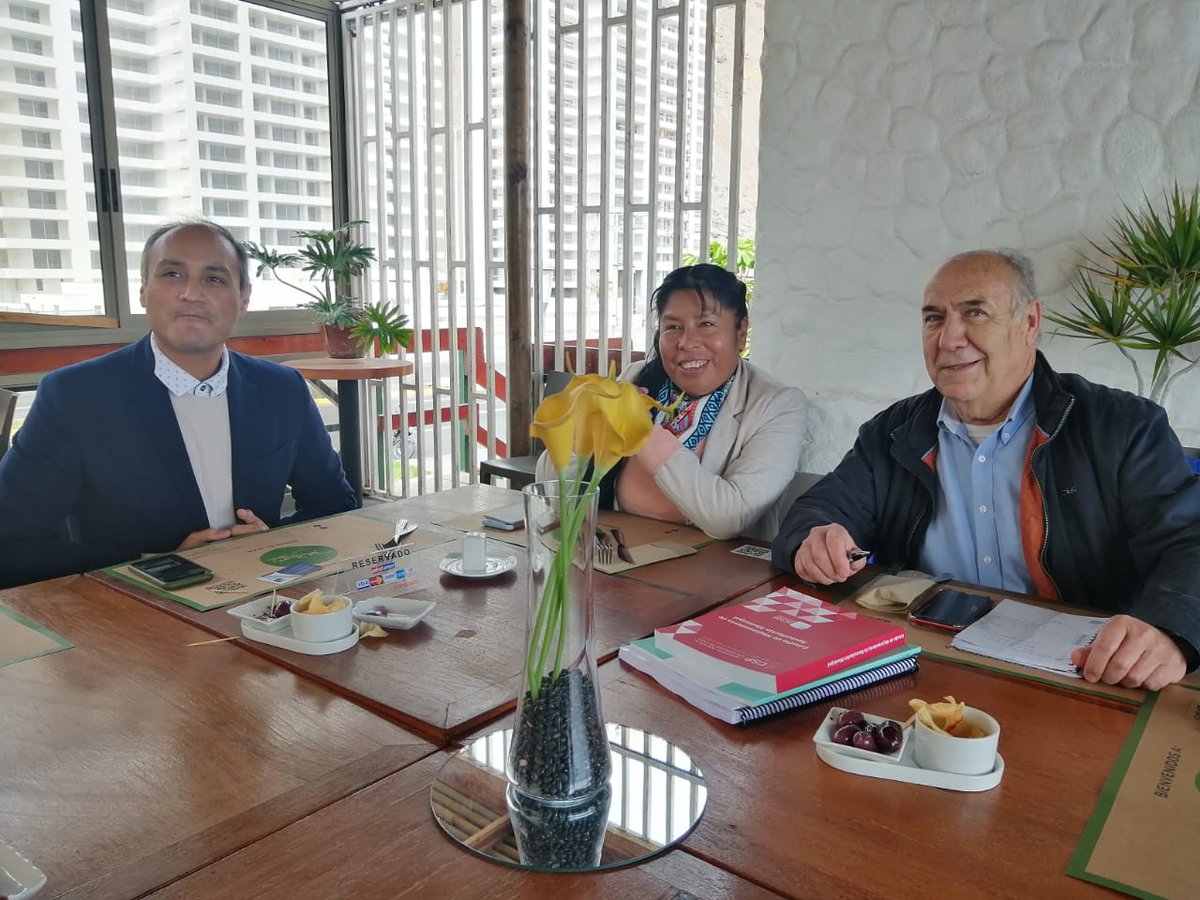 El Secretario Ejecutivo <a href="/AChMChile/">ACHM Asociación Chilena de Municipalidades</a>, <a href="/BelmarLabbe/">jaime a. belmar</a>, junto a un equipo institucional, visitan la Región de Arica y Parinacota, para reunirse con los Alcaldes de <a href="/MunicipioPutre/">Ilustre Municipalidad de Putre</a>, <a href="/generallagos/">Comuna General Lagos</a>, <a href="/CamaronesChile/">Municipalidad de Camarones</a> y <a href="/MuniArica/">Municipalidad de Arica</a>, para entregar material y nuevas publicaciones municipales.