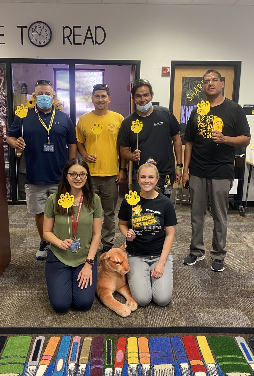 We have GRIT yes we do, we have GRIT how about you? 😎🤩🐾💛🤍🖤#ReigniteOurPurpose #TeamSISD @HAntwine_MS @RMarquez_AMS @MChavez_AMS @MUrena_AMS @Michael_HAMS1 @MWieder_AMS @rcarbajal_hms @rtrujillo_HAMS