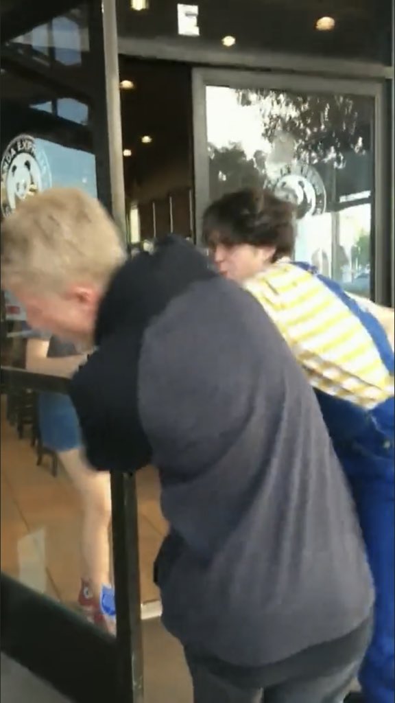 DeclanMcKenna's tweet image. “I’ve actually only ever listened to Brazil bro it’s a tune tho”