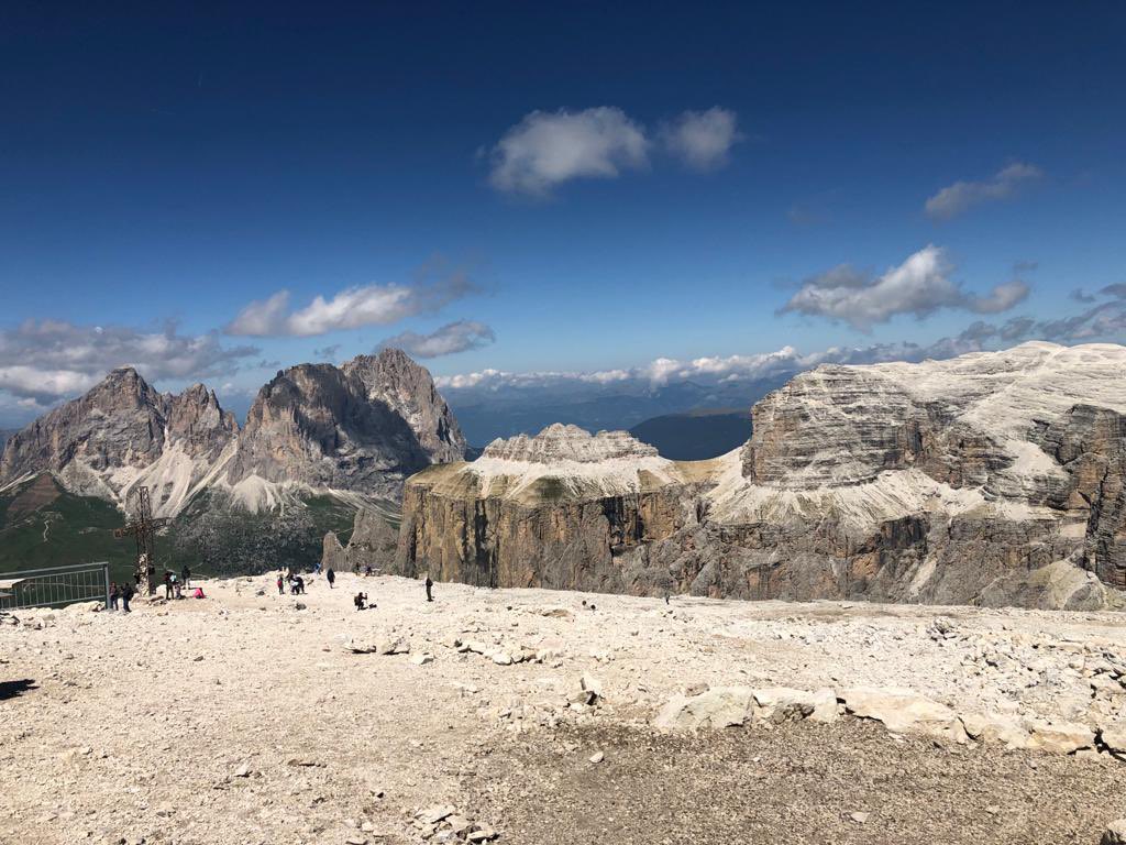 zazandrea's tweet image. Da un #atollo di 100/80 anni fa ad una stupenda terrazza sulle #Dolomiti: i 2950m del #SassPordoi ⛰💪🏻 

#SassoPordoi #Trentino #TrentinoAltoAdige #ValDiFassa #GruppodelSella #Dolomiti  #Canazei #AltoAdige #conchiglie #neve #quota @valdifassa