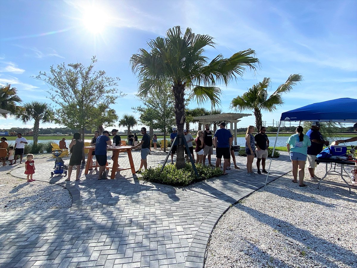 NRiverRanchFL's tweet photo. Thanks to 3 Car Garage Brewing and Taste the Vibez food truck for a fun beer tasting at Brightwood Pavilion! So many of our neighbors turned out to socialize that we ran out of drinks 🍻 

#socialhour #communityevents #northriverranch #parrishfl #thingstodo #manateehomes https://t.co/0cODojsiAq