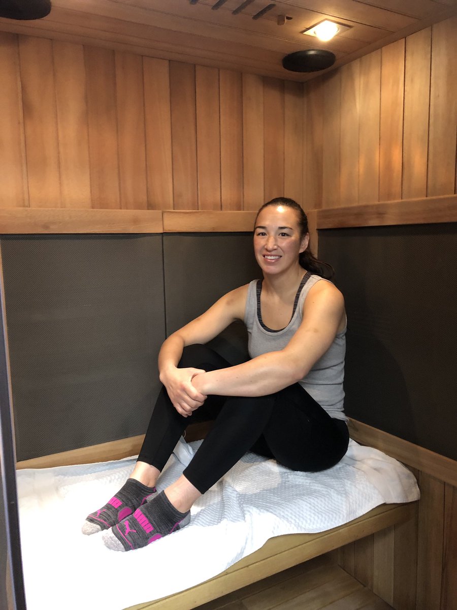 jenboxerhan's tweet photo. Special thanks to Dr. Ponce, Charlene, and all the amazing staff @aktivchiro πβ€οΈfor keeping me healthy and healing for September 4th πΈ: Ms. Charlene #epsweetheart #ibfworldchampion #heartofhan https://t.co/nwDdsPWo4b