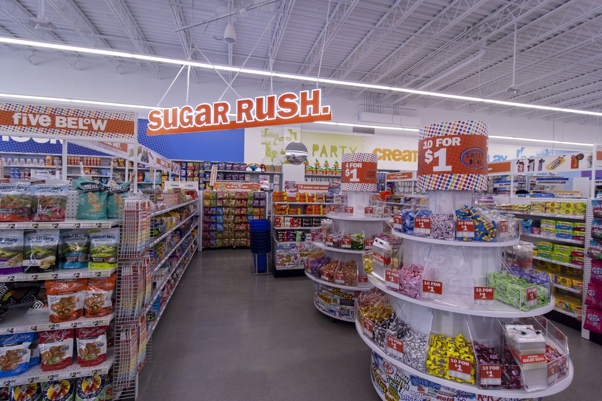 BUILD_with_TEEL's tweet image. Five Below Grand opening last Friday! Jane Bui and Megan Gaar did a spectacular job with this project. Thank you @fivebelow 
#buildwithteel #fallschurch