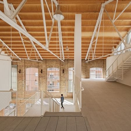 JoseLuisSTAP's tweet photo. #Barcelona capital mundial d'arquitectura de la #Unesco el 2026. Acollirà el Congrés Mundial dels Arquitectes amb el lema "One today, one tomorrow"
#JuevesDeArquitectura
@FabraiCoats Habitatge Social i @jovedebarcelona Premi @fadbarcelona Arquitectura 2021
https://t.co/0CYNwlmhOg https://t.co/b4Mtu8mql7