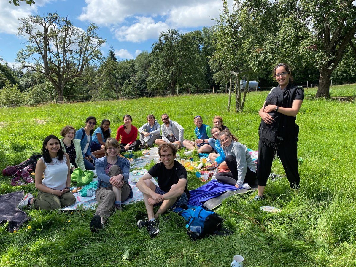 diz_lab's tweet photo. First real outing of the lab in a long while! 🤩🤩🤩 https://t.co/zOWQufpLbD
