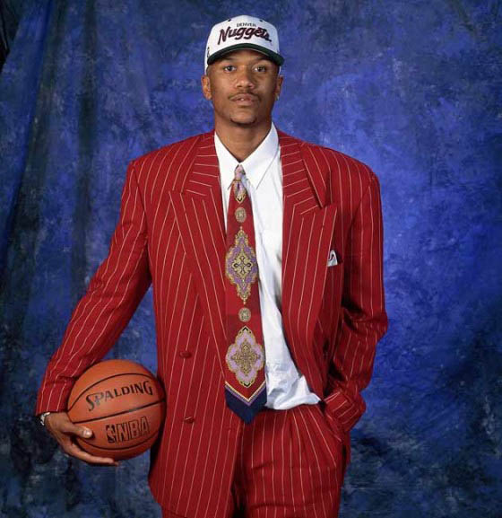 Never forget when our guy <a href="/JalenRose/">Jalen Rose</a> showed up to the NBA Draft in this incredible fit 🤣