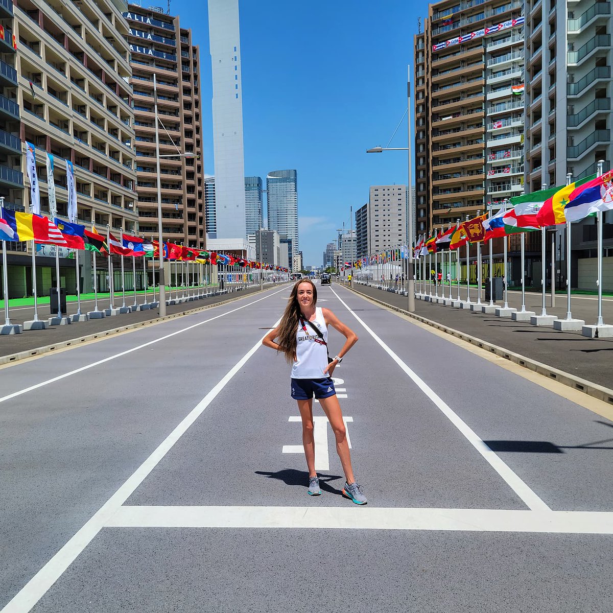 Let the games begin.. THE OLYMPICS ARE FINALLY HERE! ✌️🇯🇵🎉

Athletics kicks off early tomorrow morning, but I'll be racing in the evening - heat 2 of the 5,000m. 7:26pm local time, 11:26am for everyone in the UK! 

Top 5 &amp; 5 fastest qualify for Monday's final. Wish me luck! 🤞🇬🇧