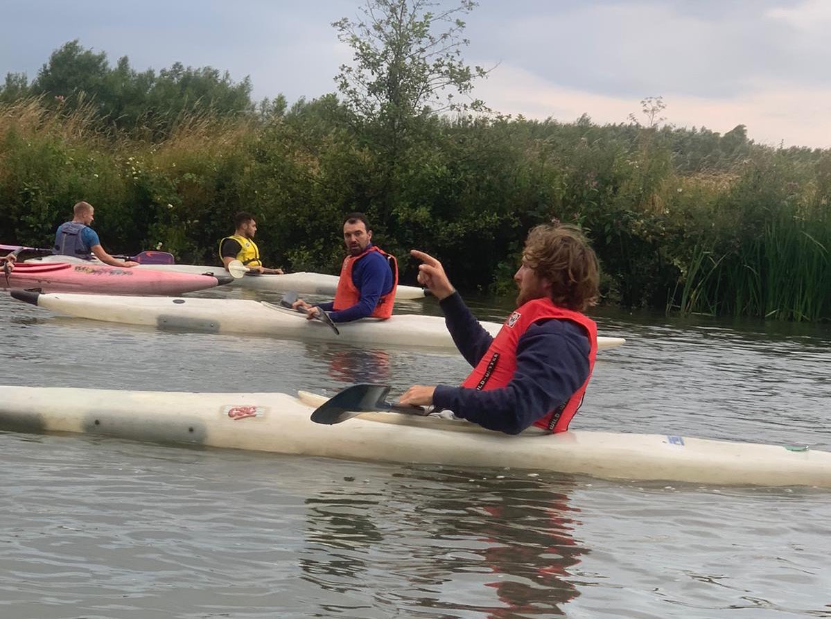 🚣🏻🚣🏻🚣🏻🚣🏻🚣🏻🚣🏻🚣🏻

The lads are out on the Thames tonight in the Kayaks!

Apparently Leon’s heads so heavy he keeps flipping upside down…. Poor lads soaked.

🔴⚫️