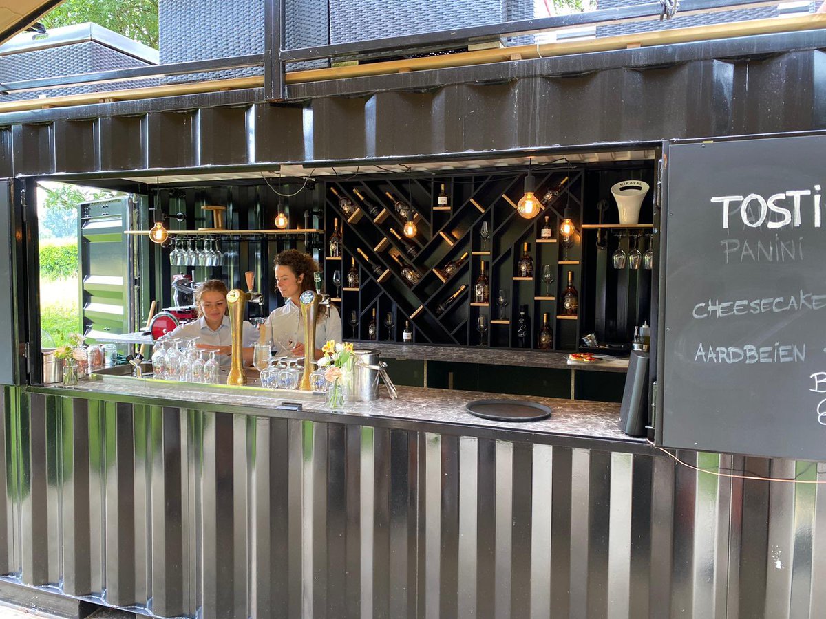 De wijngaard van slot doddendael is iedere zondag van 11-18 uur geopend voor koffie, lunch of een heerlijk wijntje.