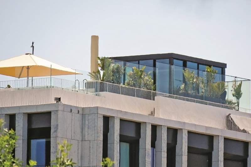 ESTES POLÍTICOS SÃO PODRES! 
🤬
NÃO É QUE ME INTERESSE MUITO, MAS EU NO LUGAR DO CRISTIANO RONALDO JÁ TINHA VENDIDO O ANDAR E PROCURAVA OUTRO NUMA CIDADE ONDE FOSSE BEM ACOLHIDO!
🤬
Câmara de Lisboa abriu processo de contraordenação ao jogador por obra ser ilegal.