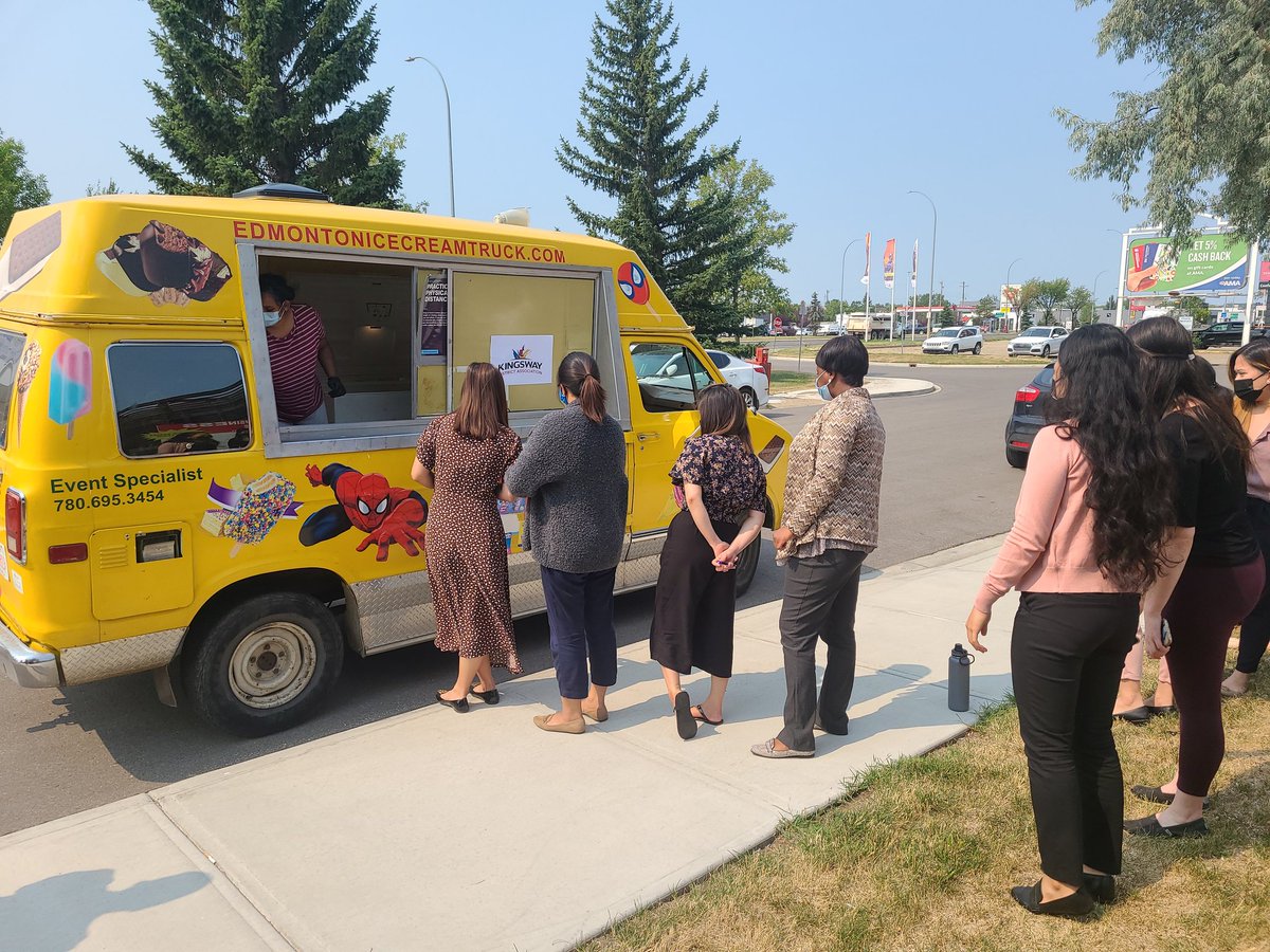 EdmKingsway's tweet photo. Cooling off Kingsway!
Thank you ice cream treats for our businesses that helped keep Kingsway clean! #15toClean
@CampbellColleg1 @SCCPRFirstAid #RGO @yegfoodbank https://t.co/BzKj30LMKG