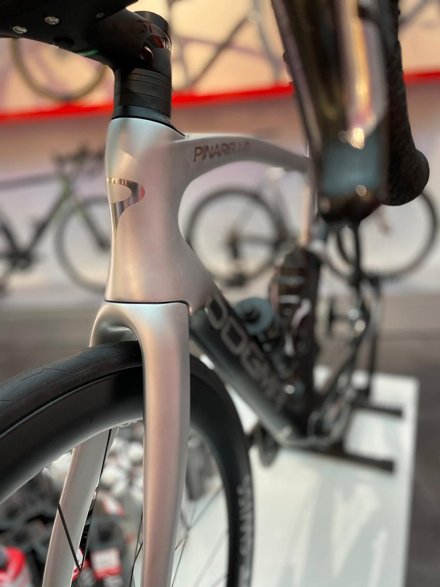 thebikeshopmc's tweet photo. Disponible dans le magasin : le fameux @Pinarello_com  Dogma F, un vélo pour des champions olympiques ! 🚲🥇
Available in our shop: this beautiful Pinarello Dogma F, a race bike for (Olympic) champions! 🚲🥇
#Olympics #Tokyo2020 @RichardCarapazM https://t.co/W8Dt9vDK6i