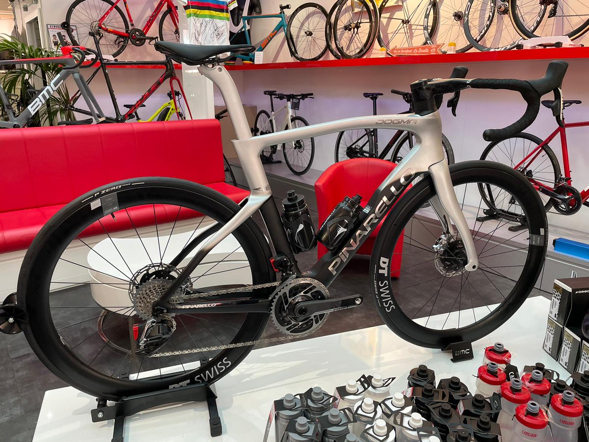 thebikeshopmc's tweet photo. Disponible dans le magasin : le fameux @Pinarello_com  Dogma F, un vélo pour des champions olympiques ! 🚲🥇
Available in our shop: this beautiful Pinarello Dogma F, a race bike for (Olympic) champions! 🚲🥇
#Olympics #Tokyo2020 @RichardCarapazM https://t.co/W8Dt9vDK6i