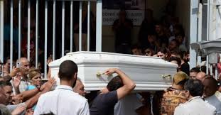 “Davide vive”, i funerali nel Rione Traiano - is.gd/5ss7LZ