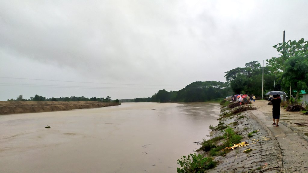 rbrimonbarua's tweet photo. Bakkhali river water was the highest due of this heavy rainfall in 2021.
#river #rain #water #ClimateCrisis #climate @GretaThunberg @youthpositionbd #ypbd #SDGs https://t.co/AHp1JBIyY6