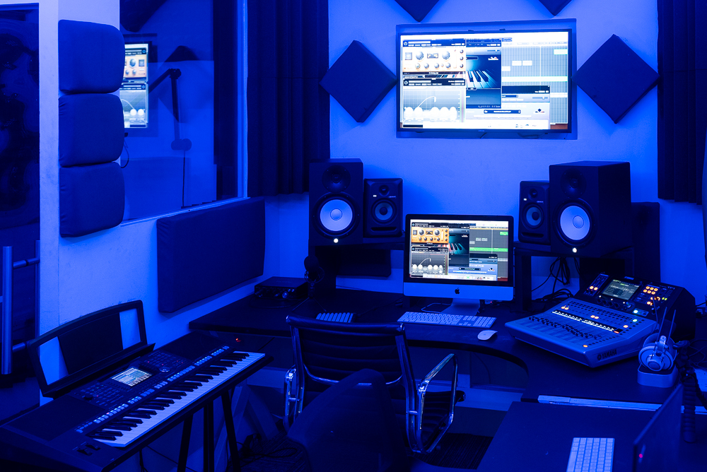 bunnaempire's tweet photo. Open for Bookings #TheMadroom https://t.co/LcLRzcDbEA