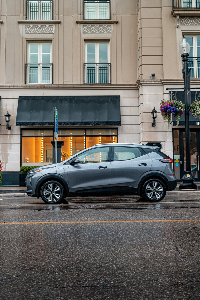 Buddschev's tweet photo. Did you know all Bolt EUVs come with a 65.0-kWh battery pack, which Chevrolet estimates will deliver over 400km driving range on a full charge! #BuddsChev #BuddsEVHQ https://t.co/Civ9STpF2R