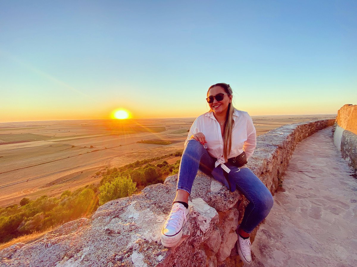 vpastudillo's tweet photo. Conociendo, recorriendo, caminando, amando y creciendo 💫😀🌅
📸 by @davgar47003
#sunset #caidadelsol #españa🇪🇸 #ecuador🇪🇨 #mototime #mototerapia #esposos #naciparavolar https://t.co/XsYrev4HQ8