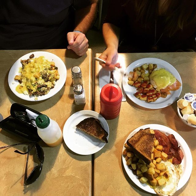We are currently looking for a NEW Supplier to serve our wonderful marketgoers on Saturday mornings, with a breakfast focused menu and passion for using ingredients supplied by market vendors or produced locally. 

Application 👉 bit.ly/3q8c4jK