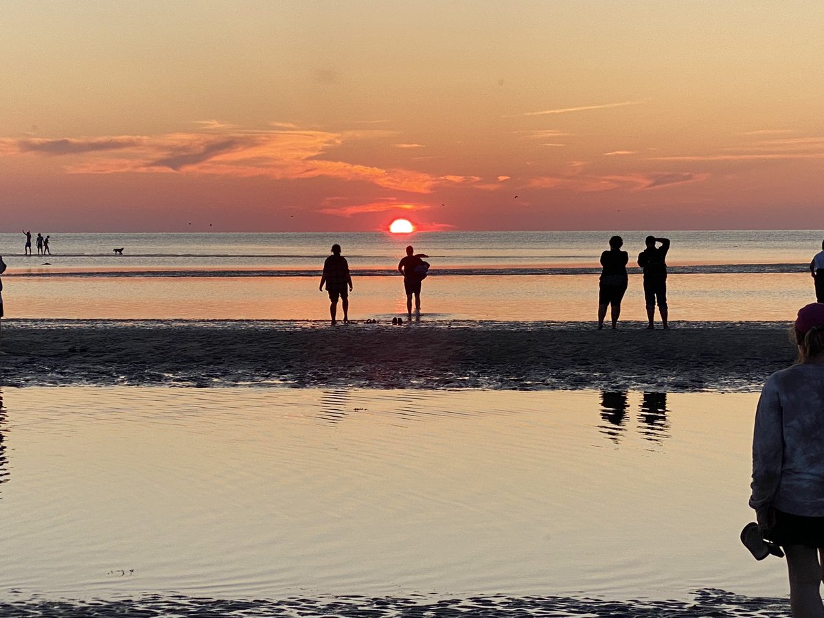 Taking a vacation without wondering if I’ll “loose my job” is actually pretty blissful! #IsThisHowWhiteFolksLive?…