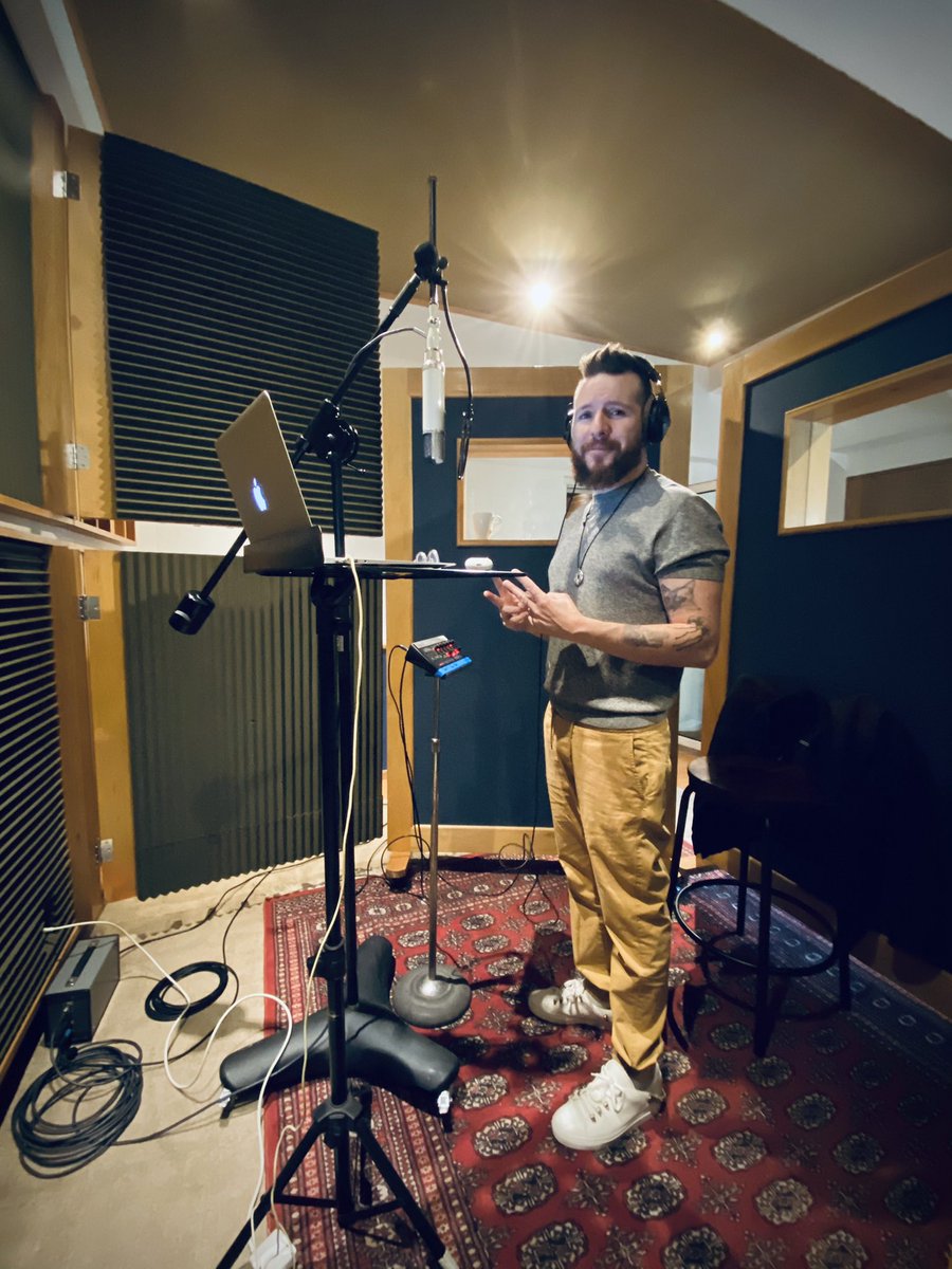 DANIEL HABIF on Twitter "Les saludo del estudio donde me encuentro