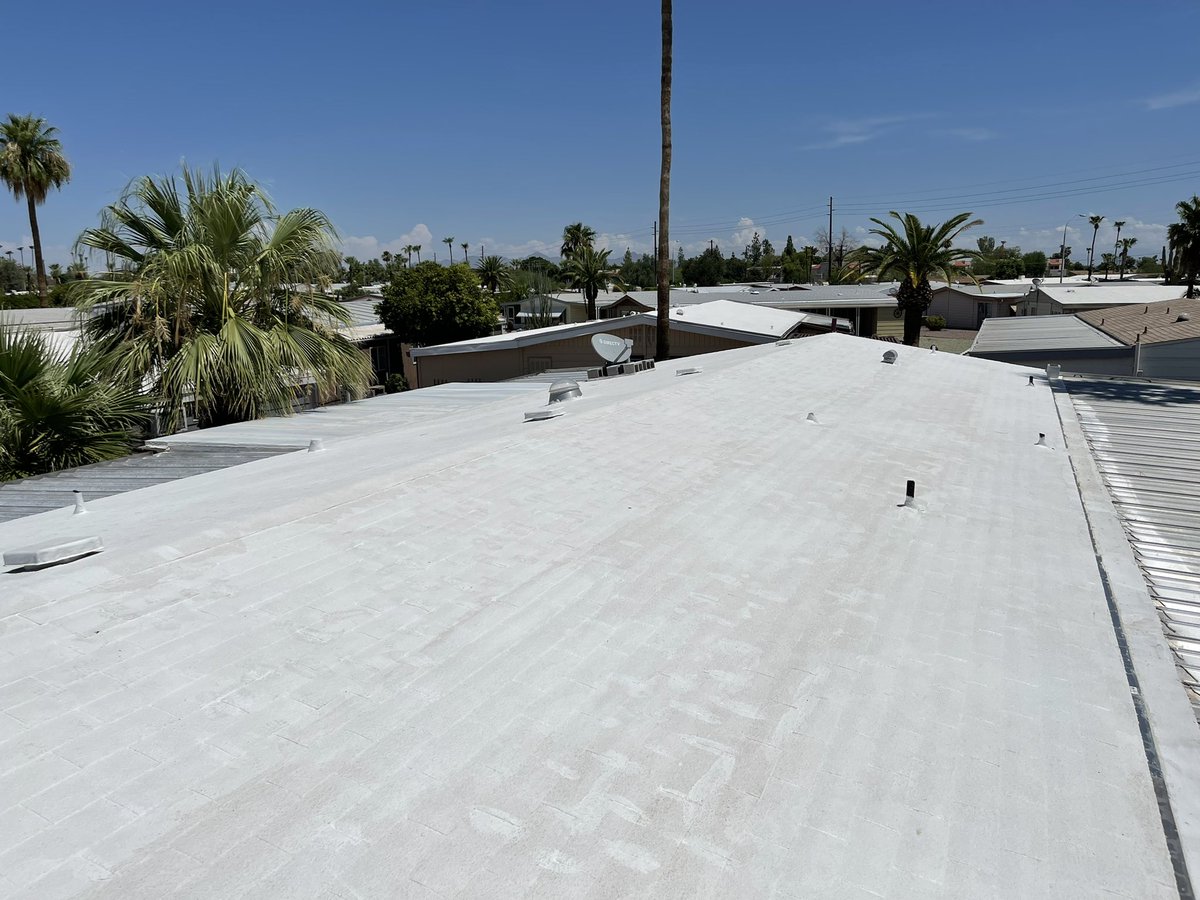 Customer roof walk out of store #457 in Scottsdale! Had some questions about his 587 DuraBrite application and got him the answers he needed! Another satisfied customer! <a href="/PabstBen/">Ben Pabst</a> <a href="/JB3_HD/">Josh Bluett</a> <a href="/sperryhenryco/">Scott Perry</a> @TheHenryCompany <a href="/HomeDepot/">The Home Depot</a>