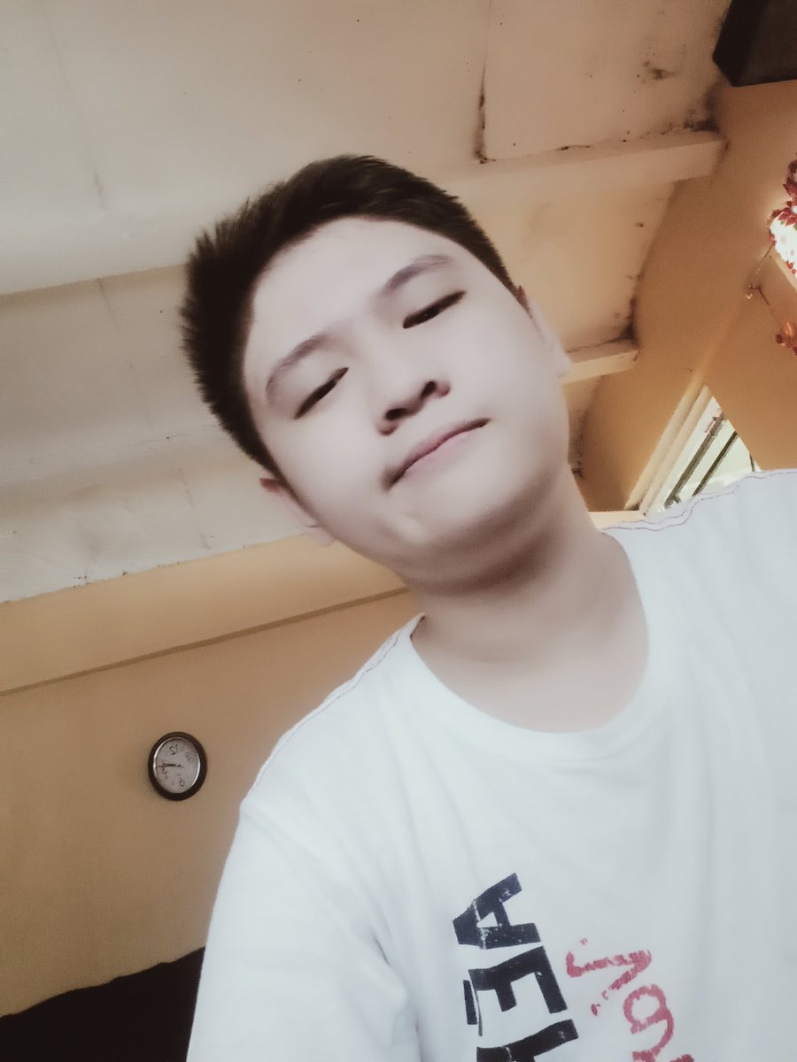 IvoryIceCrystal's tweet photo. Slap Or Kiss??😏

#Philippines 
#UnitedStates 
#RyzenTheJoker
#Clown
#Joker
#Pranker https://t.co/RnjmdsL5my